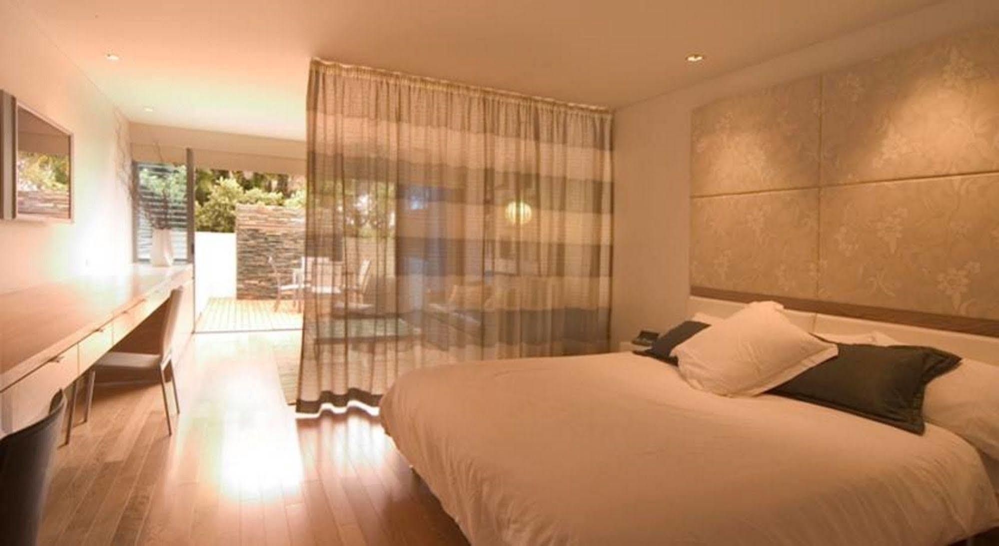 Hotel Waves Byron Bay Esterno foto